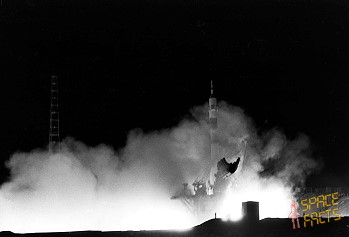 Soyuz T-3 launch