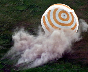 Soyuz TM-30 landing