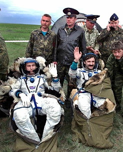 Soyuz TM-30 recovery