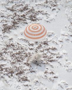 Soyuz TMA-16 landing