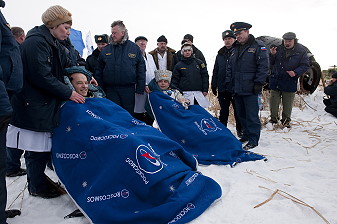 Soyuz TMA-16 recovery