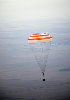 Soyuz TMA-19 landing