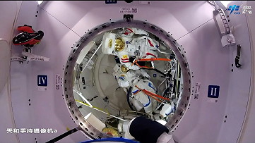 life onboard Tiangong