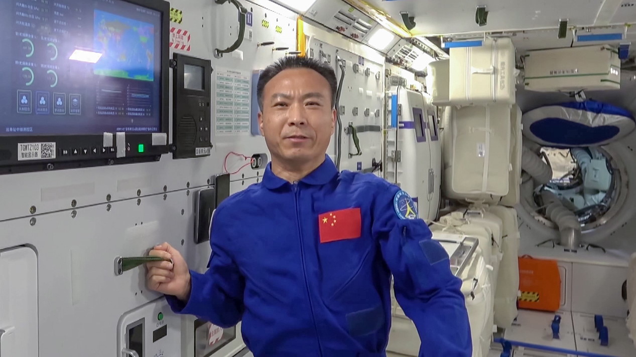 life onboard Tiangong