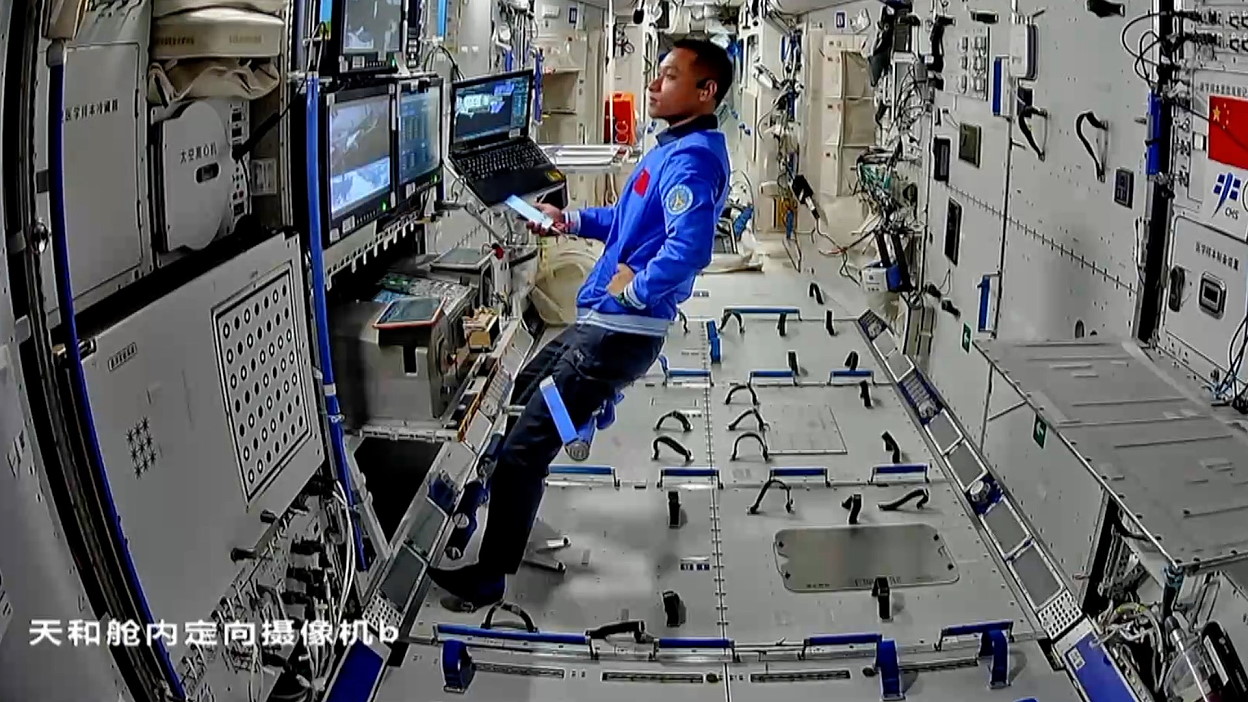 life onboard Tiangong