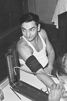 Valeri Bykovsky in training