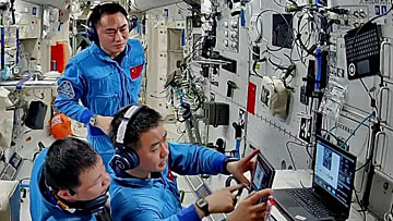 life onboard Tiangong
