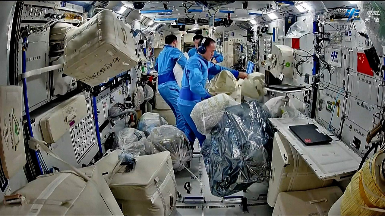 life onboard Tiangong