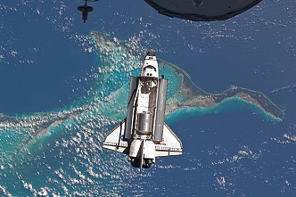 STS-135 arrival