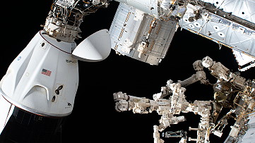 Crew Dragon Endeavour ist an die ISS angekoppelt