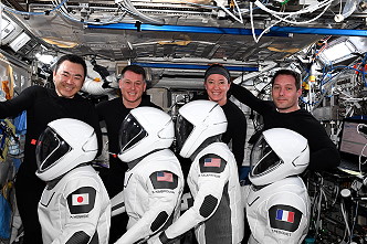 SpaceX Crew-2 mit ihren Raumsnzügen