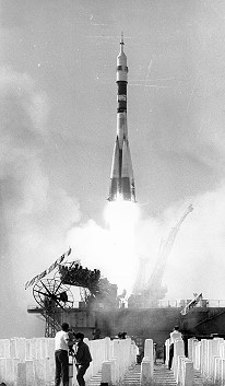 Soyuz TM-6 launch