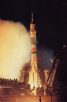 Soyuz TM-8 launch