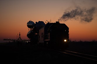 Sojus TMA-07M auf dem Weg zur Startrampe