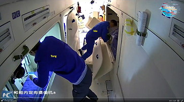 Sleeping cabins on Tiangong