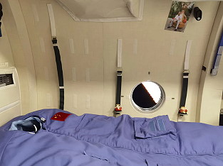 Sleeping cabin on Tiangong