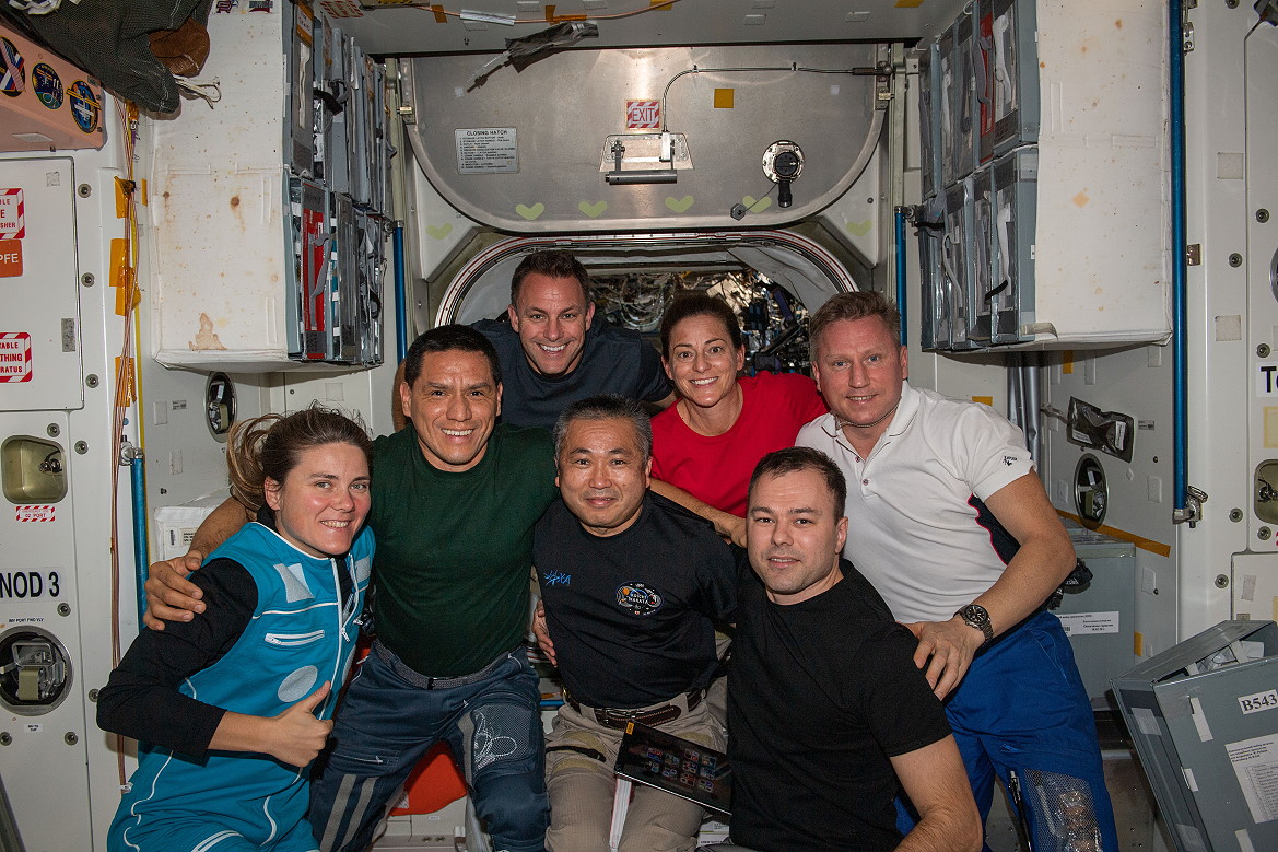 ISS-68 crew