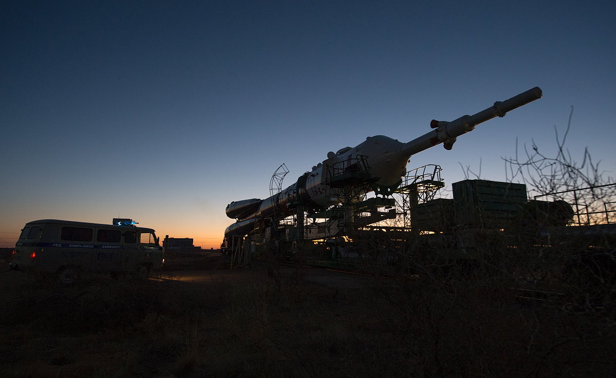 Sojus TMA-10M auf dem Weg zur Startrampe