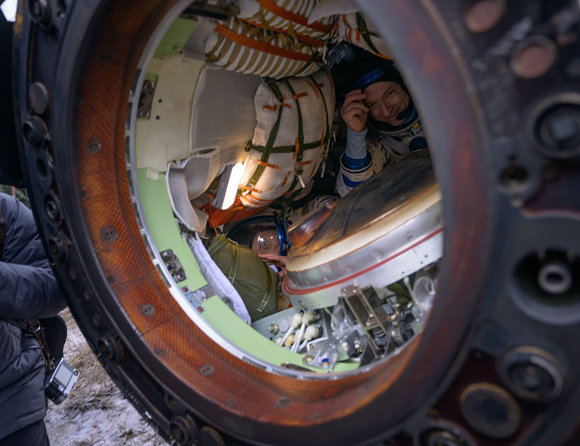 Soyuz MS-27 recovery