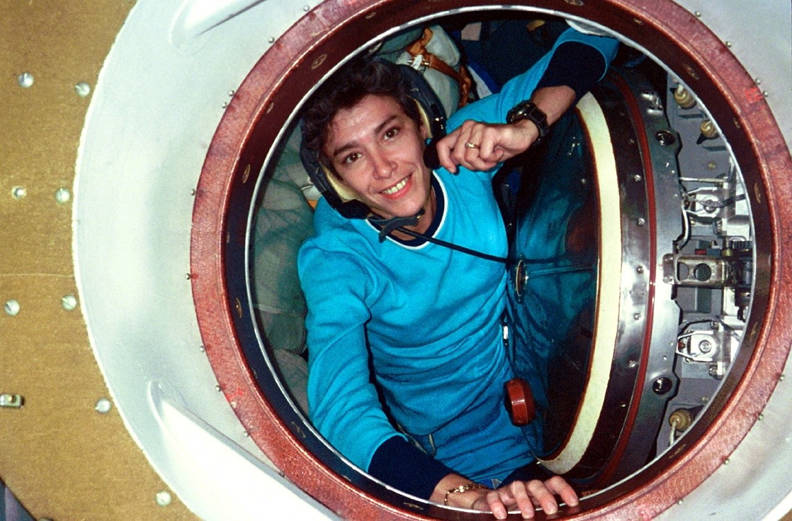 Andr�-Deshays in training