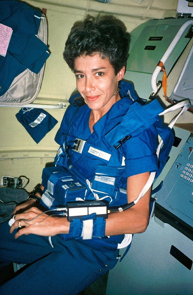 Andr�-Deshays in training