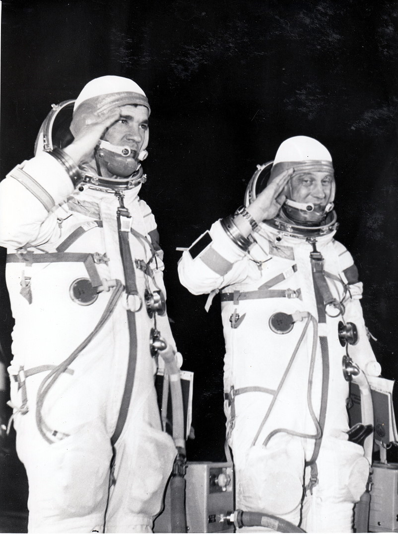 Crew Soyuz 23 walkout