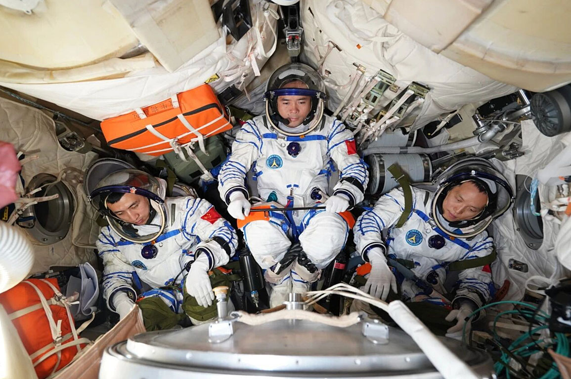 Crew Shenzhou-21