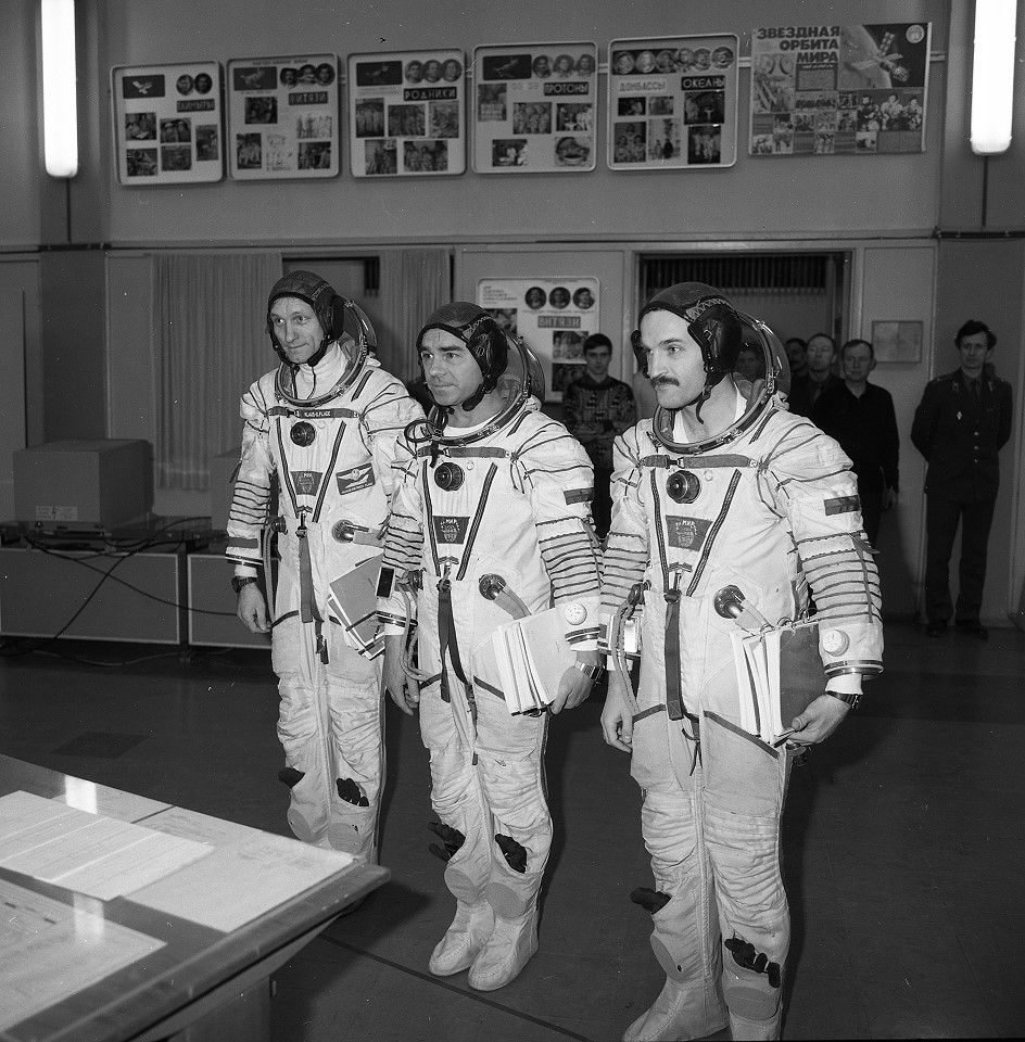 Crew Soyuz TM-14