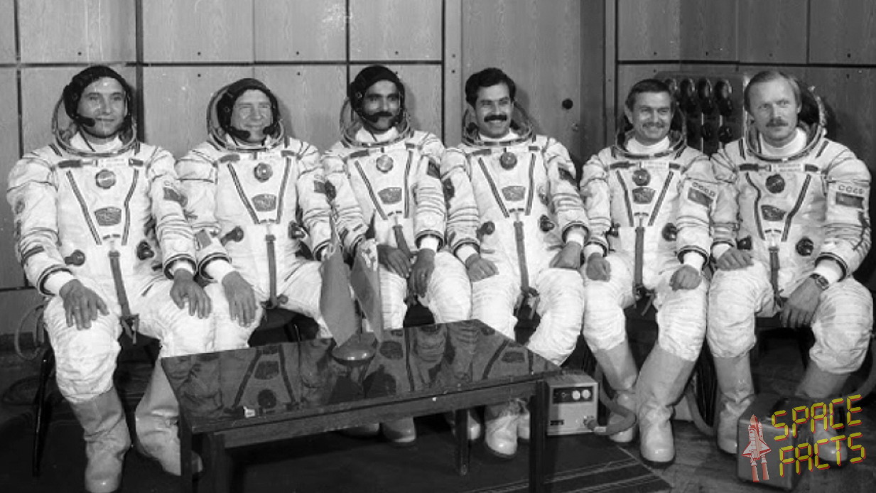Crew Soyuz TM-6 (prime and backup)
