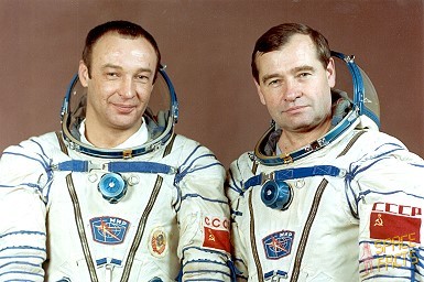 Crew Soyuz TM-10