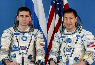 Crew Soyuz TMA-2